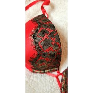Victoria's Secret Bombshell Plunge Bra - 34D